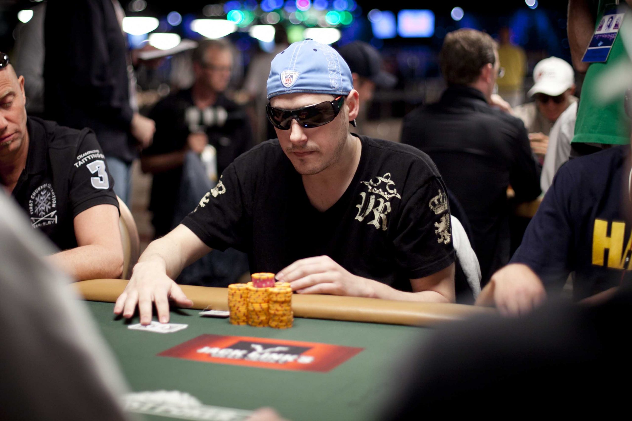Di Mana Mereka Sekarang: Dustin Woolf Kembali di Poker Tapi Bukan sebagai Pemain