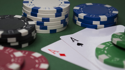 Empat terakhir mencapai $ 100.000-entri GG Poker Heads-Up Championship