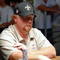 Pemain Poker dan Penggemar Darvin Moon Meninggal di usia 56 tahun