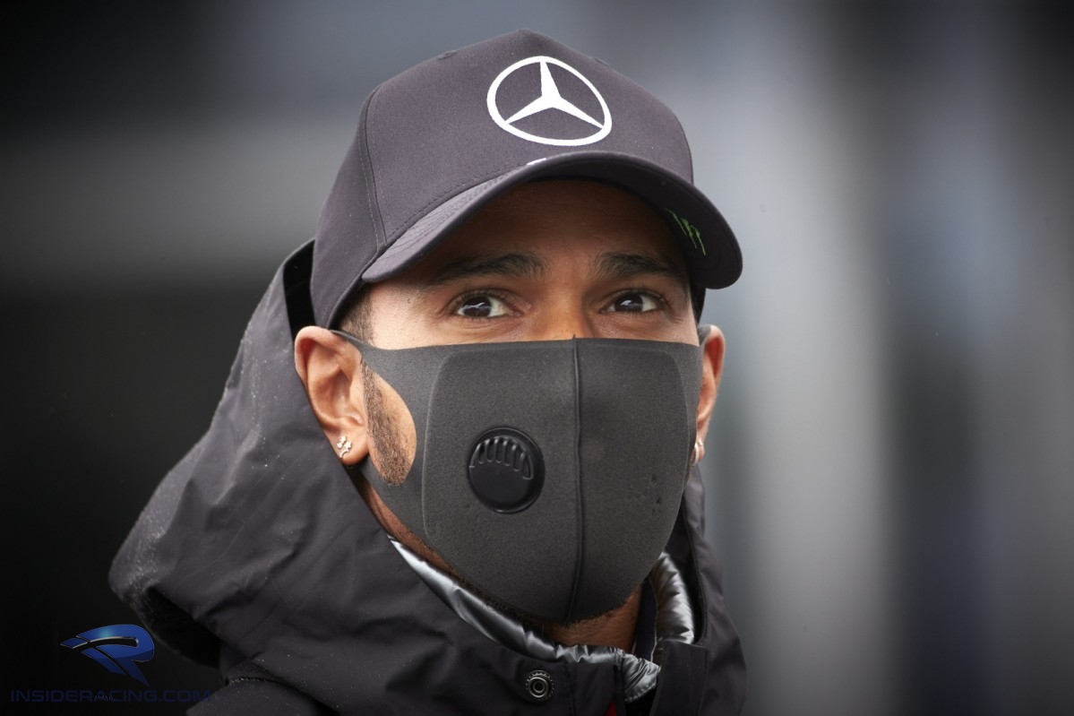 Hamilton dapat 'bermain poker' selama masa depan F1 dengan Mercedes yang 'bergantung'