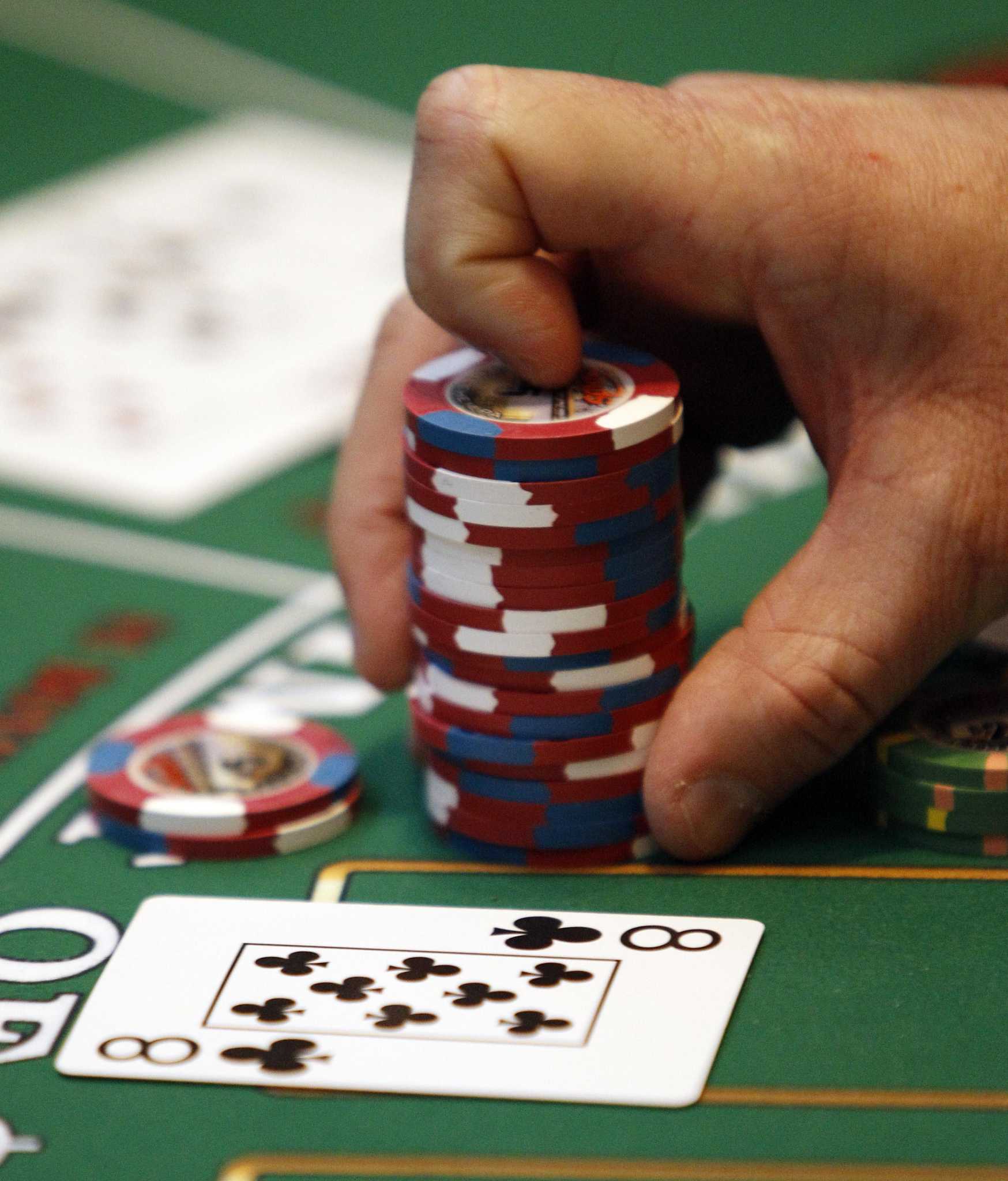 Pemain poker Shelton gagal melaporkan lebih dari $ 1 juta dalam kemenangan judi