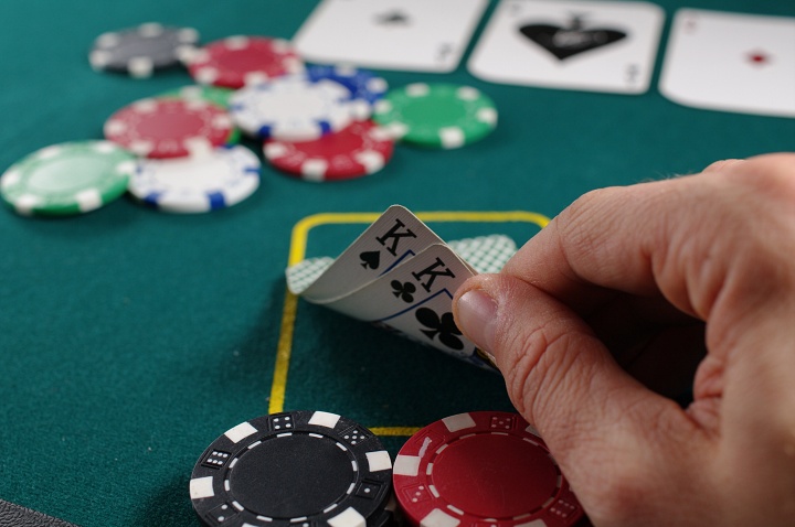 Pertimbangkan Beberapa Tangan Poker Terbaik?