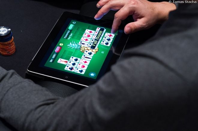 Alasan Bermain Poker Online -