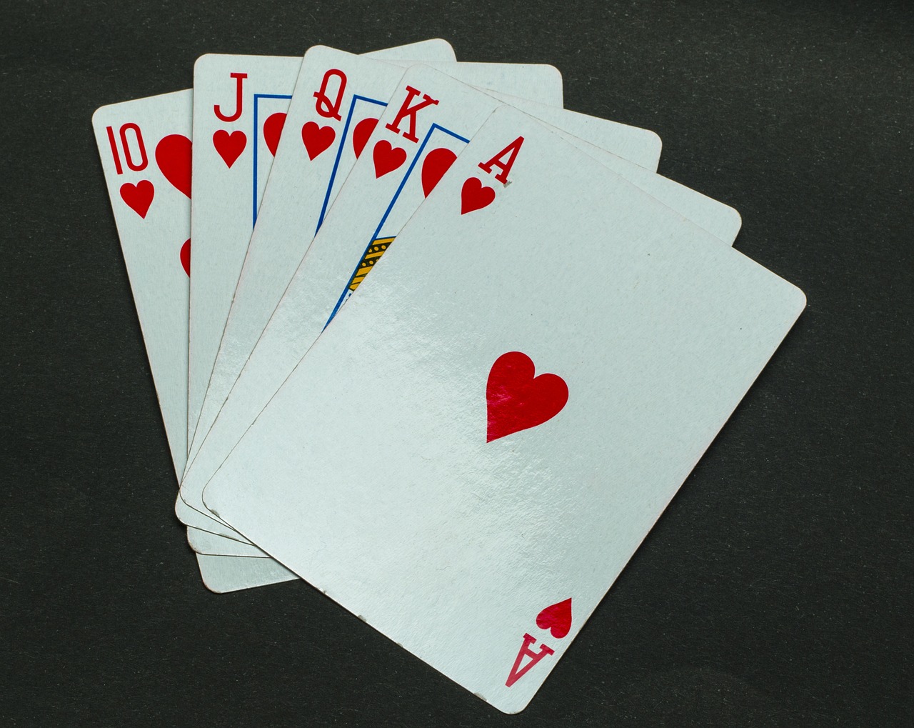 Intertops Poker Meluncurkan Turnamen Slot Baru dengan Blackjack Quest