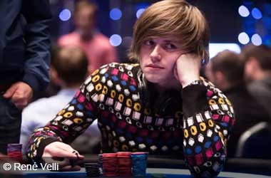 Charlie Carrel Mengeluarkan Tantangan 500Z Untuk Dunia Poker yang "Beracun"