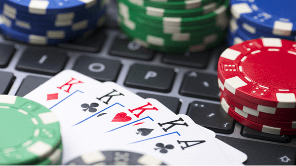 Anjuran dan Larangan Memainkan Turnamen Poker Online