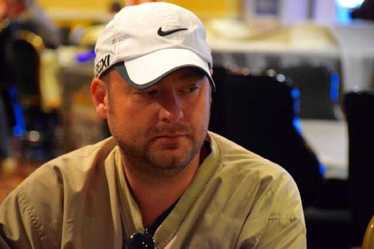 “Pemain Poker” Mike Postle Diduga Menghindari Pengacara Mencari Uang